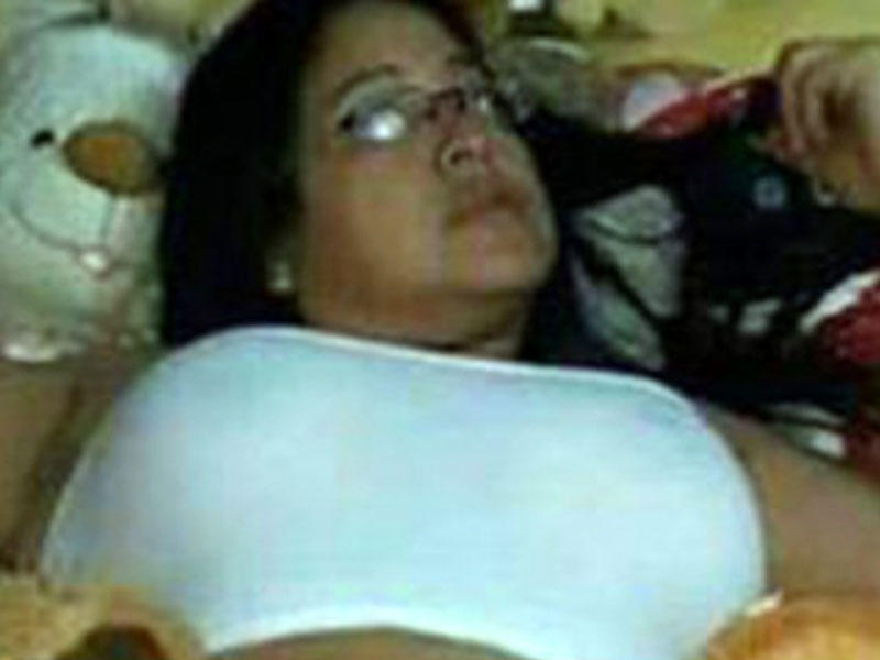 40 yaşlı müəllim onunla yatmayan şagirdlərinin qiymətini kəsdi - FOTO