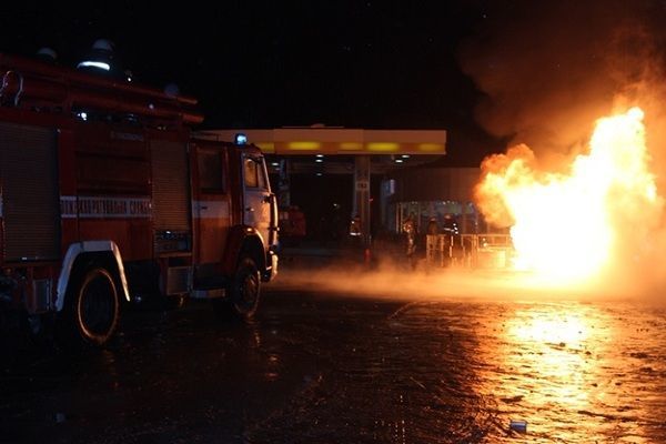 Lənkəranda yanacaqdoldurma məntəqəsində yanğın: Yaralananlar var – FOTO + YENİLƏNİB