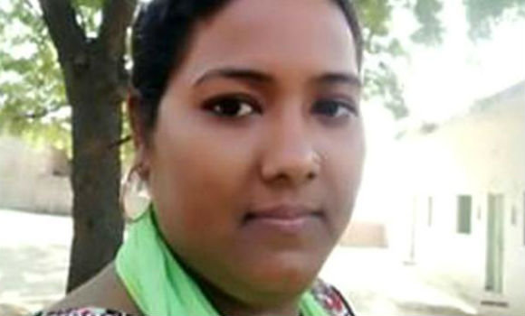 Hindistanda vəhşilik — İşə girən arvadının üzünü yandırdı