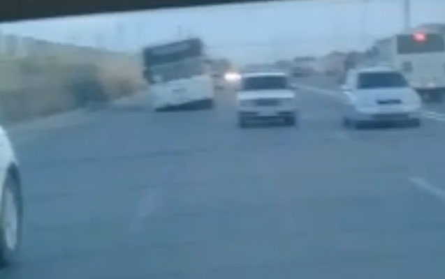 Bu avtobus hər an aşa bilər - Video