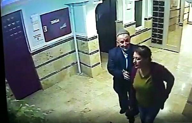 Yaşlı kişiləri ehtiraslandırıb soydular - Video