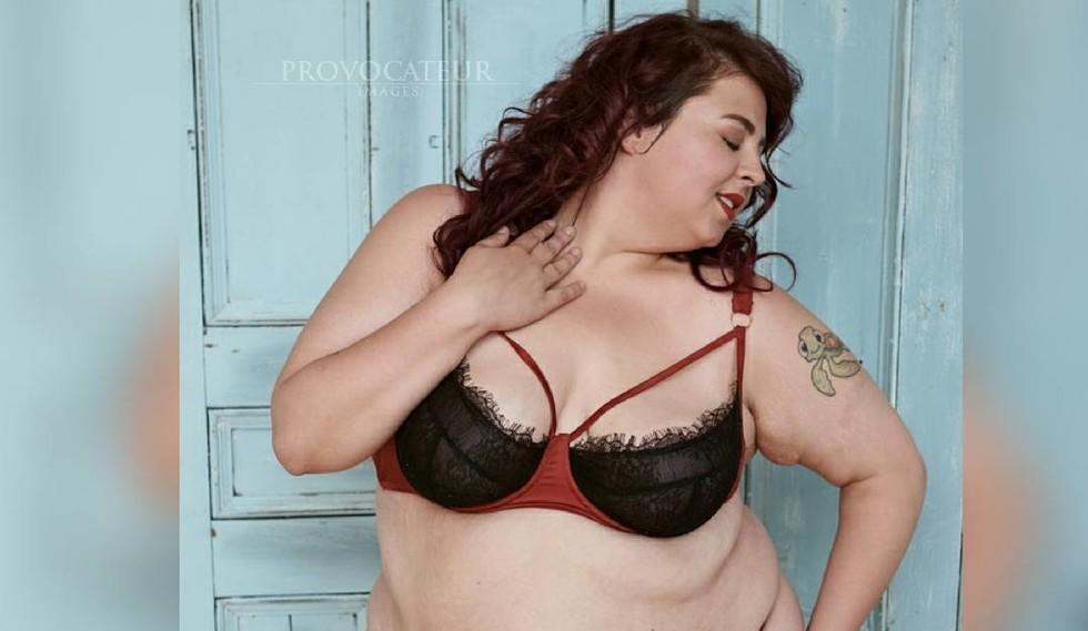 Kök qız çılpaq fotolarını yaydı - Çəkim çoxdur, utanmıram - FOTOLAR