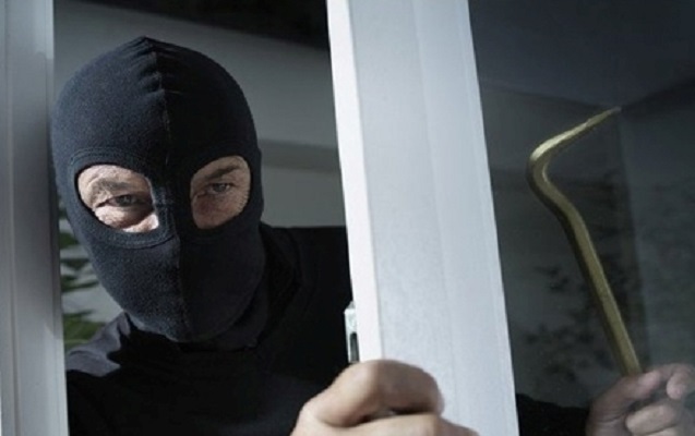 Keçmiş işçisi mağazanı soydu