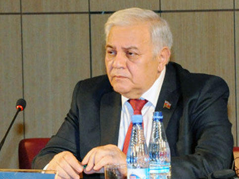 Oqtay Əsədov neftin qiymətindən danışdı