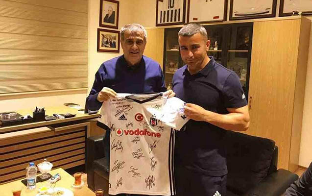 Şenol Günəşdən Qurbanova hədiyyə - Foto