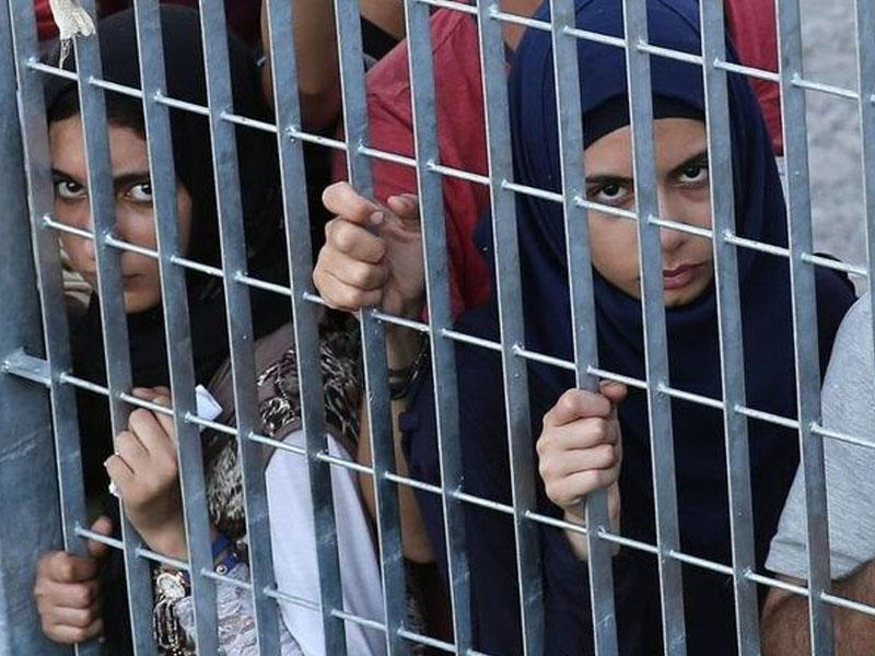 Düşərgədə yer olmadı, qaçqınları həbsxanaya yerləşdirdilər - ŞOK OLAY