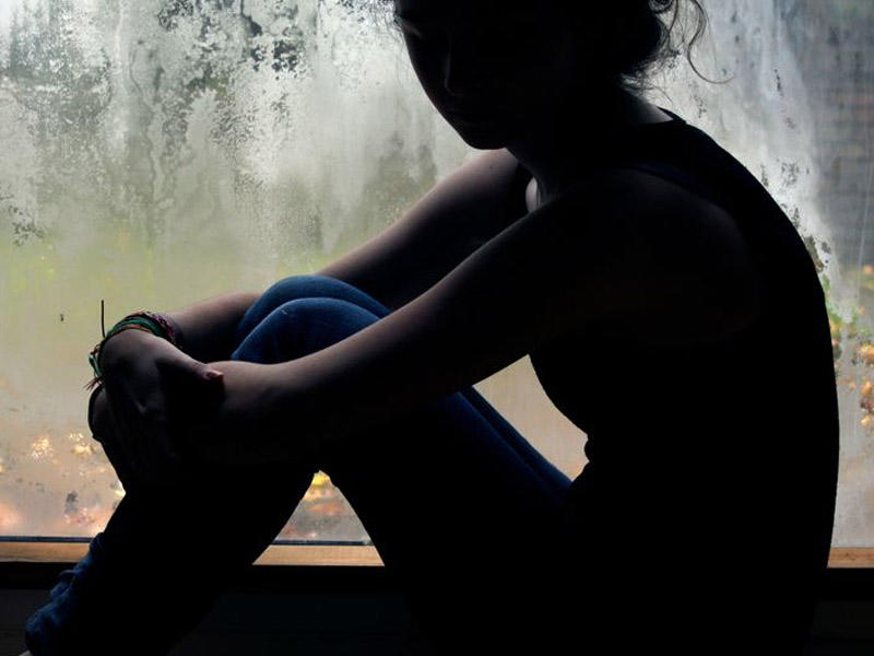 11 yaşlı qız məktəb yoldaşından hamilə qaldı