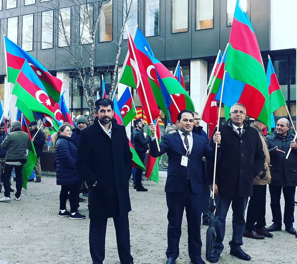 Brüsseldə yüzlərlə azərbaycanlı İlham Əliyevə dəstək aksiyası keçirdi - 