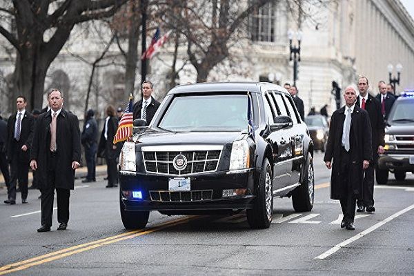 Naməlum şəxs Trampın kortejinin qarşısını kəsməyə çalışıb