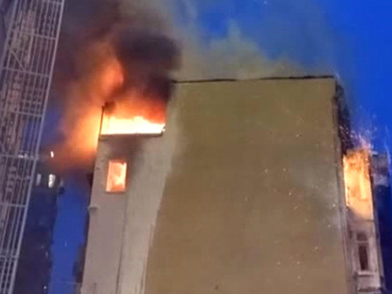 İstanbulun mərkəzində binada yanğın - VİDEO