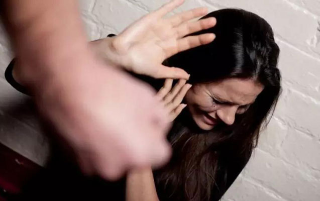 Yevlaxda kişi arvadını döyüb xəstəxanalıq etdi