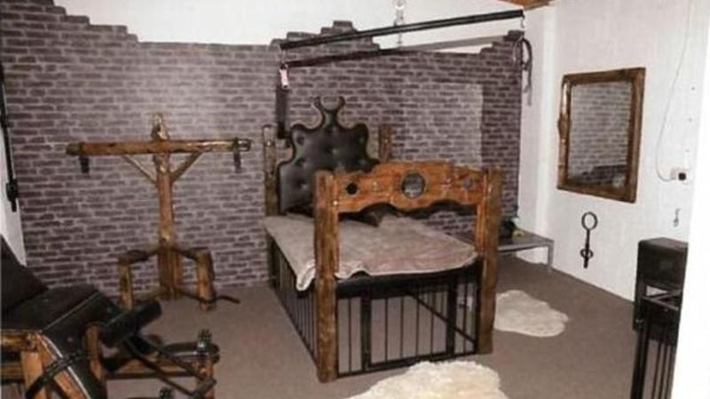 Faşistlərin seks zindanı tapıldı - Foto