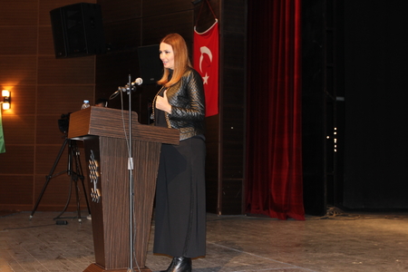 Qənirə Paşayeva Türkiyədə “24-cü Beynəlxalq Hazar Şeir Axşamları”nda Türk aydınlarına Qarabağ çağırışı edib