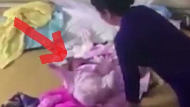 Evə gizli kamera yerləşdirdi - Xanımın o görüntüləri üzə çıxdı - VİDEO