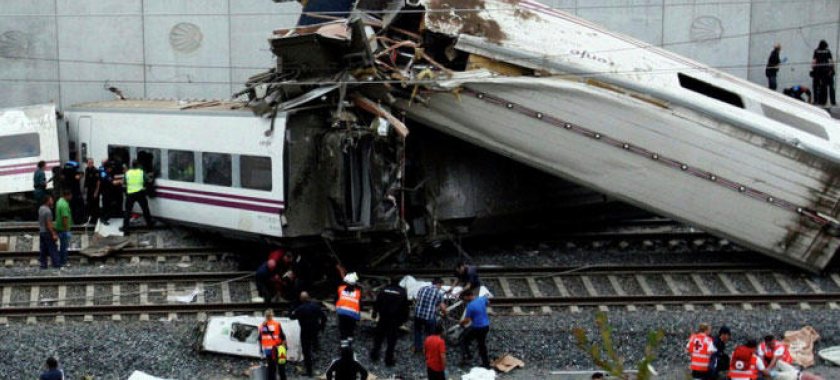 Sərnişin qatarı relsdən çıxdı: yaralılar var - İspaniyada