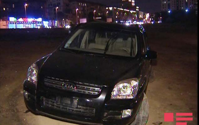 “KİA” işıq dirəyinə çırpılıb - Fotolar