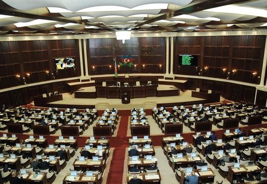 Bu gün Milli Məclisdə 31 məsələ müzakirə olunacaq