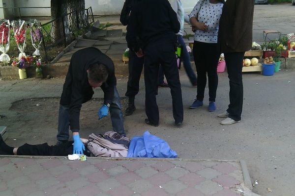 Bakıda dayanacaqda meyit tapıldı