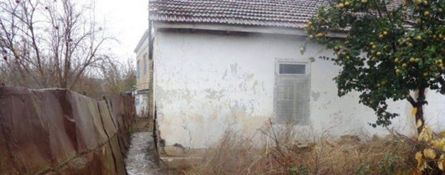 “Meyitləri yataq otağının altında üzü qibləyə tərəf düzüb...”