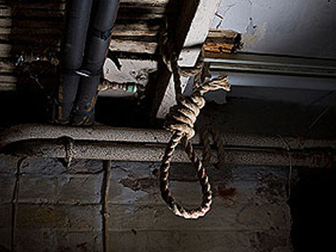 Gəncə sakini özünü asdı