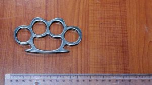 Yasamalda dava: Xalası oğlunu “beşbarmaq”la vurdu