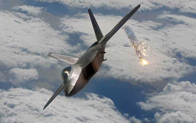 ABŞ və Rusiya qırıcıları arasında təhlükəli manevr - Xəbərdarlıq atəşi açıldı