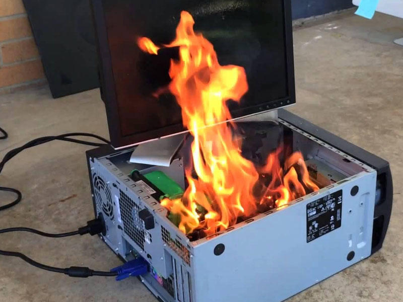 Türkiyədə kompüter alışdı, 20 nəfəri zəhərlədi