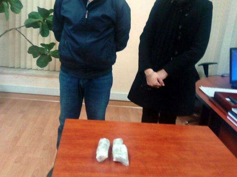 Azərbaycana alt paltarında narkotik keçirmək istəyən qadın saxlanıldı - FOTO