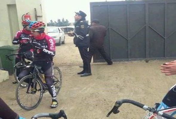 Kim haqlıdır? Velosipedçilər, yoxsa polis? – ŞƏRH