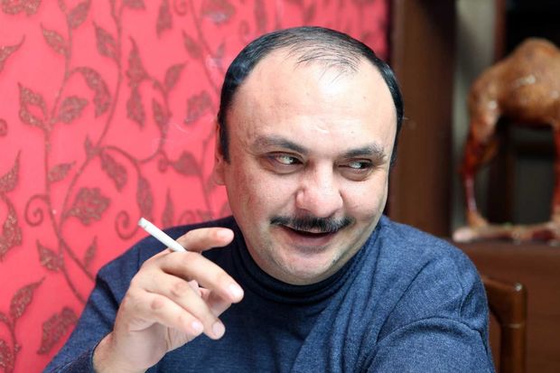 Nağılbaz porno videosuna “ilişən” meyxanaçıya cavab verdi – VİDEO