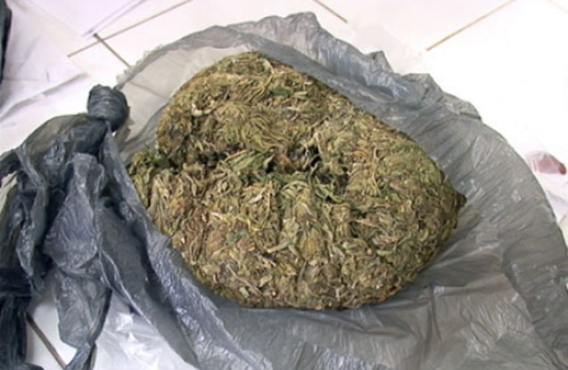 Evdən 8 kiloqram narkotika tapıldı