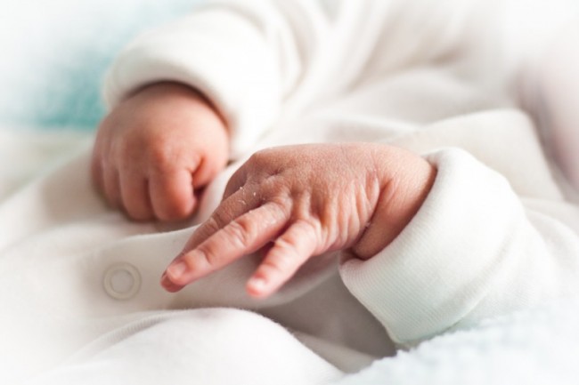 7 aylıq körpə öldü - Boğazında qoz qalıb