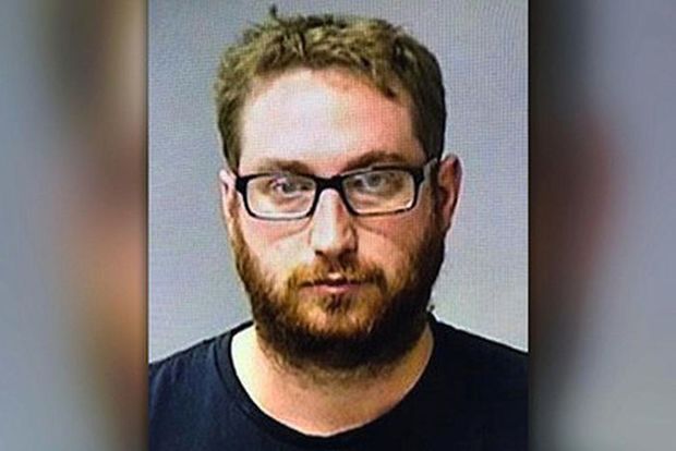 Sınan qulaqcığa görə anasını güllələdi