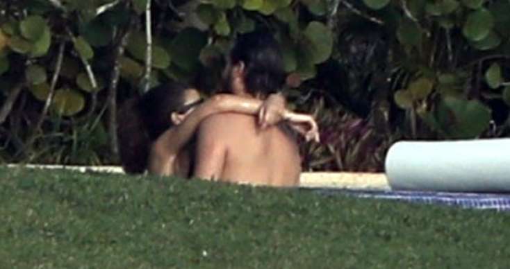 Məşhur sənətçinin qızı yolunu 