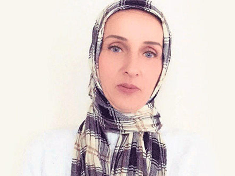 Anasının sevgilisindən olduğunu 47 il sonra bildi - Atası məşhur şəxs çıxdı