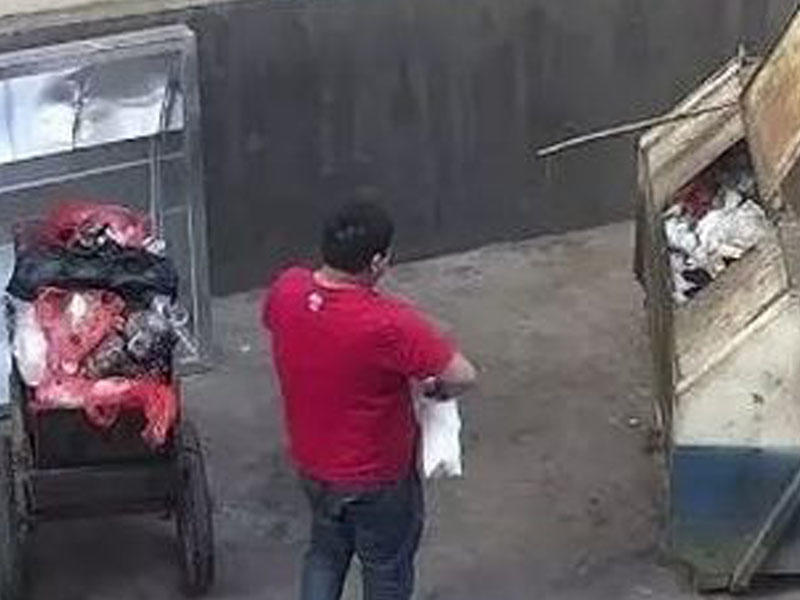 Ata yeni doğulan körpəni zibilliyə atdı - VİDEO - FOTO