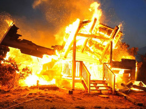 Əxlaqsızlıq yuvasında yanğın: 4 kişi öldü, 1 qadın yaralandı - RUSİYADA