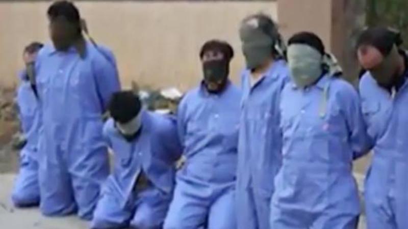 DƏHŞƏT: Məhbusları küçədə insanların gözləri qarşısında güllələdilər - VİDEO