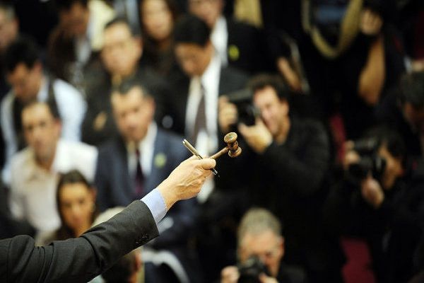 Ləğv prosesində olan 5 bankın əmlakı satışa çıxarılır