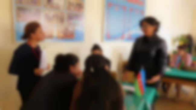 Bakıda valideyn müəllimdən 60 min manat tələb edir - Övladını döydüyünə görə