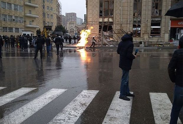 Bakıda baş vermiş partlayışda xəsarət alan şəxsin görüntüsü yayıldı - VİDEO