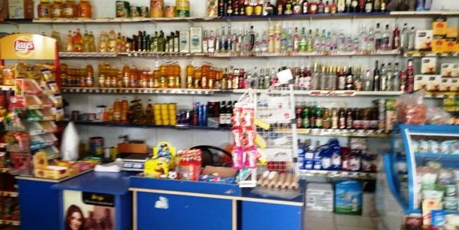 Məşhur marketdə işləyən kassir qızdan şok hərəkət: Oğlanla birləşib...