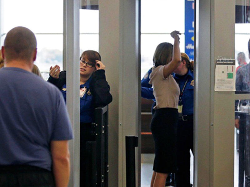 Tailand aeroportunda mədəsində 60 paket kokaini keçirmək istəyən qadın saxlanıldı