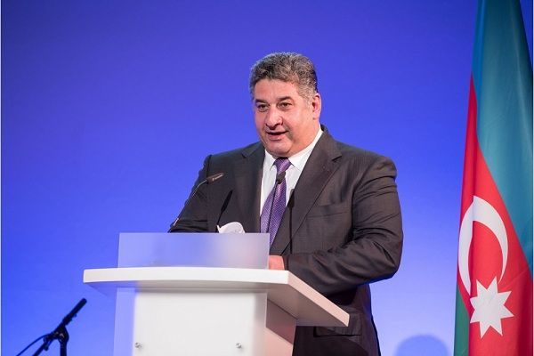 Azad Rəhimov: Hokkey matçlarını səbirsizliklə gözləyirdim