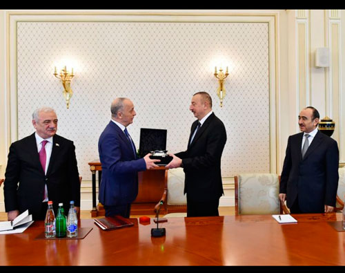 Prezident həmkarlar ittifaqlarının təmsilçilərini qəbul edib - FOTOLAR