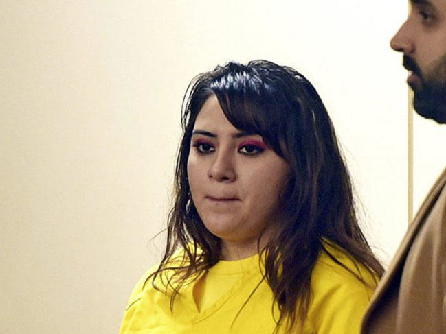 Bacısını öldürüb canlı yayım etdi: 