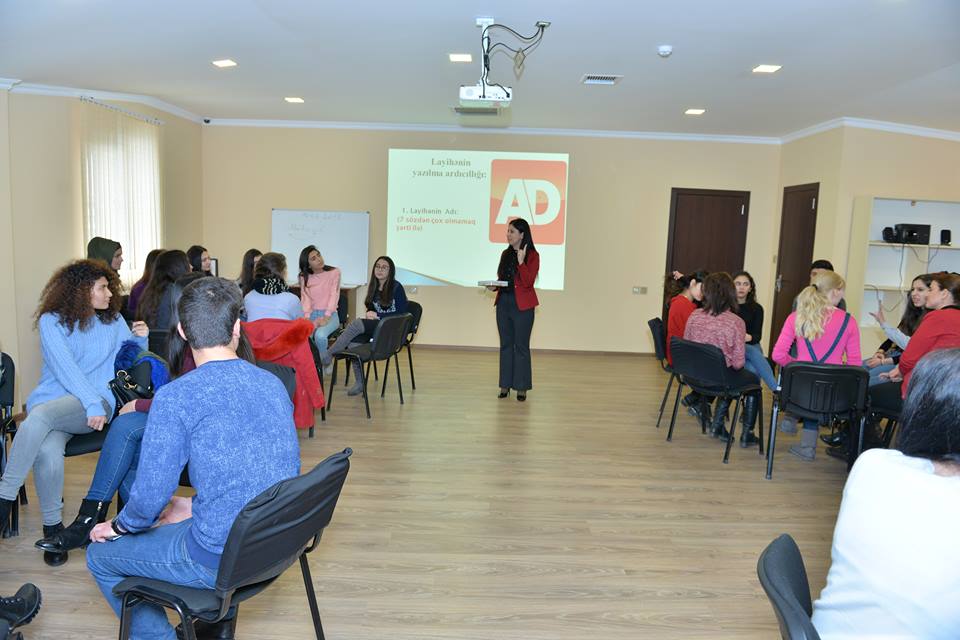 Loqosda “Layihələrin yazılması və idarə edilməsi” adlı təlimlərə start verilib