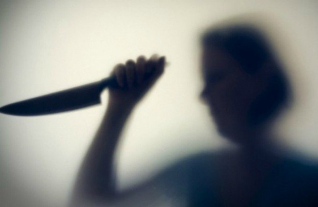 Qudasının evində sevgilisini bıçaqladı - Azərbaycanda