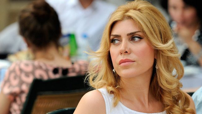 Polis Xoşqədəmin efirinə basqın etdi: Canlı yayımda həbs - VİDEO