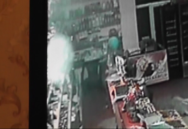 Məşhur supermarket işçilərinin cinsi əlaqə görüntüləri yayıldı - Gizli çəkiliş - VİDEO (18+)